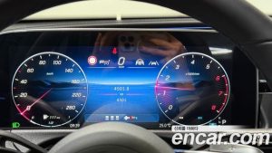 Mercedes-Benz E-Class E200 Avantgarde 2025 года из Южной Кореи