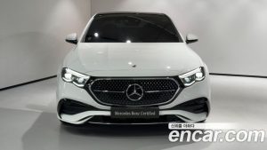 Mercedes-Benz E-Class E300 4MATIC AMG Line 2024 года из Южной Кореи