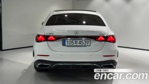 Mercedes-Benz E-Class E300 4MATIC AMG Line 2024 года из Южной Кореи