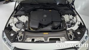 Mercedes-Benz E-Class E300 4MATIC AMG Line 2024 года из Южной Кореи