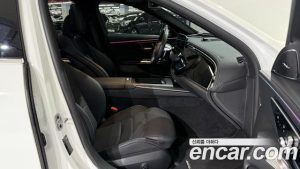 Mercedes-Benz E-Class E300 4MATIC AMG Line 2024 года из Южной Кореи