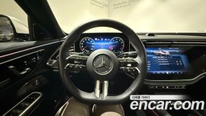 Mercedes-Benz E-Class E300 4MATIC AMG Line 2024 года из Южной Кореи
