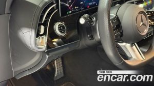 Mercedes-Benz E-Class E300 4MATIC AMG Line 2024 года из Южной Кореи