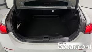 Mercedes-Benz E-Class E300 4MATIC AMG Line 2024 года из Южной Кореи