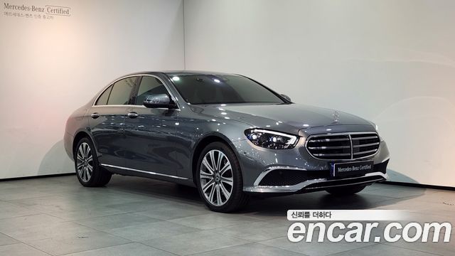 Mercedes-Benz E-Class E300e 4MATIC Exclusive 2023 года из Кореи