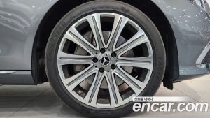 Mercedes-Benz E-Class E300e 4MATIC Exclusive 2023 года из Южной Кореи