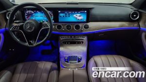 Mercedes-Benz E-Class E300e 4MATIC Exclusive 2023 года из Южной Кореи