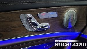 Mercedes-Benz E-Class E300e 4MATIC Exclusive 2023 года из Южной Кореи