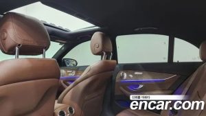 Mercedes-Benz E-Class E300e 4MATIC Exclusive 2023 года из Южной Кореи