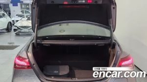 Mercedes-Benz E-Class E300e 4MATIC Exclusive 2023 года из Южной Кореи