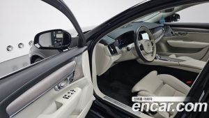 Volvo S90 B6 AWD ULTIMATE Bright 2023 года из Южной Кореи