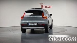 Volvo XC40 B4 Ultra Bright 2025 года из Южной Кореи