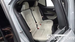 Volvo XC40 B4 Ultra Bright 2025 года из Южной Кореи
