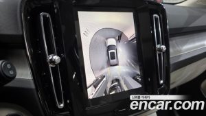 Volvo XC40 B4 Ultra Bright 2025 года из Южной Кореи