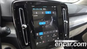 Volvo XC40 B4 Ultra Bright 2025 года из Южной Кореи