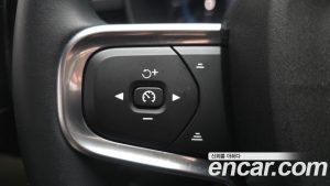 Volvo XC40 B4 Ultra Bright 2025 года из Южной Кореи