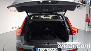 Volvo XC40 B4 Ultra Bright 2025 года из Южной Кореи
