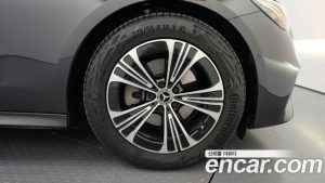 Mercedes-Benz E-Class E200 Avantgarde 2025 года из Южной Кореи