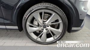 Genesis GV70 2.5T Бензин 2WD 2025 года из Южной Кореи