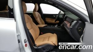Volvo XC60 B6 Ultra Bright 2025 года из Южной Кореи