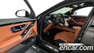 Mercedes-Benz S-Class S500L 4MATIC 2023 года из Южной Кореи