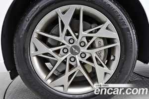 Genesis GV70 2.5T Бензин 2WD 2024 года из Южной Кореи