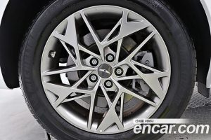 Genesis GV70 2.5T Бензин 2WD 2024 года из Южной Кореи