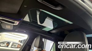 Mercedes-Benz GLC-Class GLC300 4MATIC AMG Line 2023 года из Южной Кореи