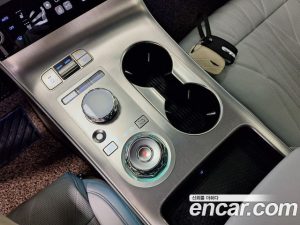 Genesis GV70 2.5T Бензин 2WD 2025 года из Южной Кореи