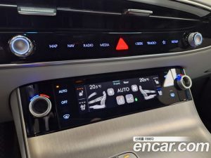 Genesis GV70 2.5T Бензин 2WD 2025 года из Южной Кореи