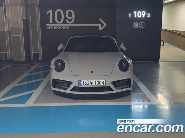 Porsche 911 CARRERA 4 GTS Cabriolet 2023 года из Кореи