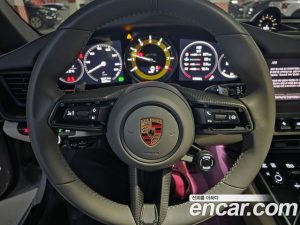 Porsche 911 CARRERA 4 GTS Cabriolet 2023 года из Южной Кореи