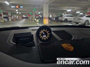 Porsche 911 CARRERA 4 GTS Cabriolet 2023 года из Южной Кореи
