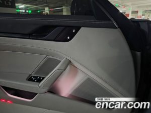 Porsche 911 CARRERA 4 GTS Cabriolet 2023 года из Южной Кореи