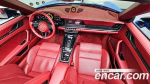 Porsche 911 CARRERA 4 GTS Cabriolet 2023 года из Южной Кореи