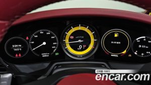 Porsche 911 CARRERA 4 GTS Cabriolet 2023 года из Южной Кореи