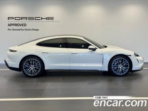 Porsche Taycan Base 2024 года из Южной Кореи