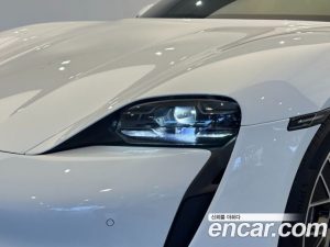 Porsche Taycan Base 2024 года из Южной Кореи