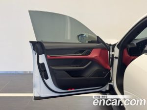 Porsche Taycan Base 2024 года из Южной Кореи