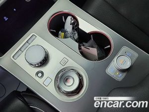 Genesis GV80 2.5T Бензин AWD 2024 года из Южной Кореи
