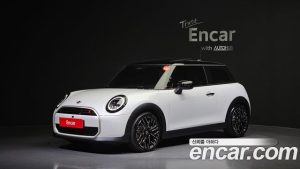 Mini Cooper Favoured 2025 года из Южной Кореи