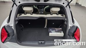 Mini Cooper Favoured 2025 года из Южной Кореи