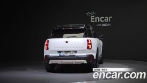 Mini Countryman ALL4 Favoured 2024 года из Южной Кореи