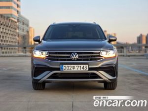 Volkswagen Tiguan 2.0 TSI Prestige 2023 года из Южной Кореи