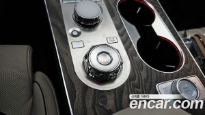 Genesis GV80 2.5T Бензин 2WD 2024 года из Южной Кореи