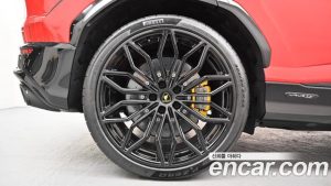 Lamborghini Urus 4.0 V8 SE 2025 года из Южной Кореи