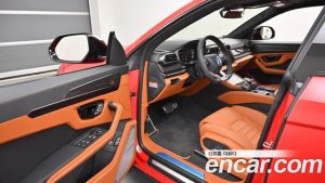 Lamborghini Urus 4.0 V8 SE 2025 года из Южной Кореи