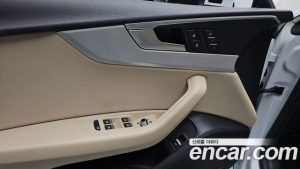 Audi A5 40 TFSI 4WD Sportback 2023 года из Южной Кореи