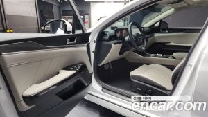 Kia K5 Signature 2024 года из Южной Кореи