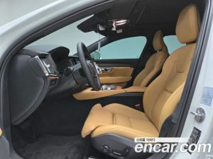 Volvo S90 B5 Ultra Bright 2025 года из Южной Кореи